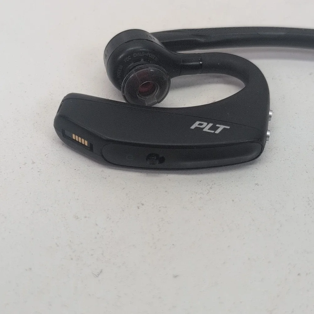Plantronics Voyager 5200 Bluetooth Headset Ear Hook Earbud Black Untested